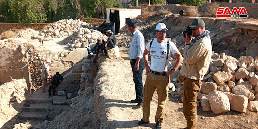 فريق سوري- روسي ينفض غبار الإرهاب عن نبع أفقا التاريخي في تدمر