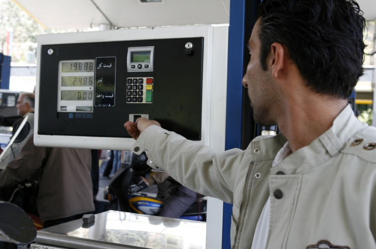 إيران تعلن السيطرة على هجوم إلكتروني استهدف 4300 محطة وقود