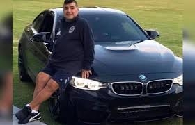 مزاد علني لبيع بعض مقتنيات مارادونا..!