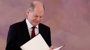 البرلمان الألماني ينتخب أولاف شولتز مستشاراً خلفا لأنغيلا ميركل