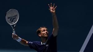 مدفيديف يبلغ ثمن نهائي دورة ميامي ويقترب من تصدر التصنيف العالمي