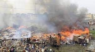 أكثر من 100 قتيل في انفجار مصفاة نفطية غير شرعية في نيجيريا