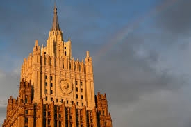 روسيا تطالب بولندا بالاعتذار بعد تعرض السفير الروسي للاعتداء خلال مراسم بمناسبة انتهاء الحرب الوطنية العظمى