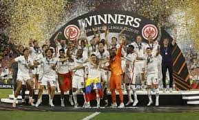 فرانكفورت الالماني يتوج بطلاً للدوري الأوروبي لكرة القدم