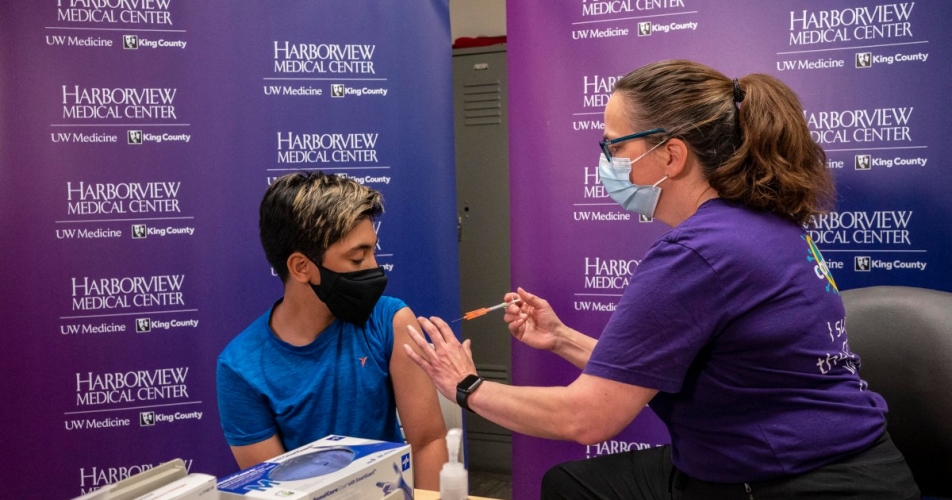 مسؤول يحذر من عدم قدرة الحكومة الامريكية على شراء الجرعة المعززة من لقاح كورونا للأمريكيين