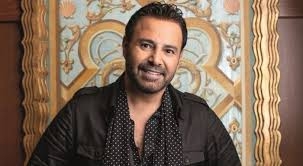 عاصي الحلاني برسالة للأردنيين من طائرته الخاصة قبيل توجهه لافتتاح مهرجان جرش