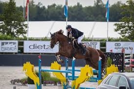 الفارس/ شادي غريب/ يحرز لقب الجائزة الكبرى في البطولة الدولية لقفز الحواجز في هولندا