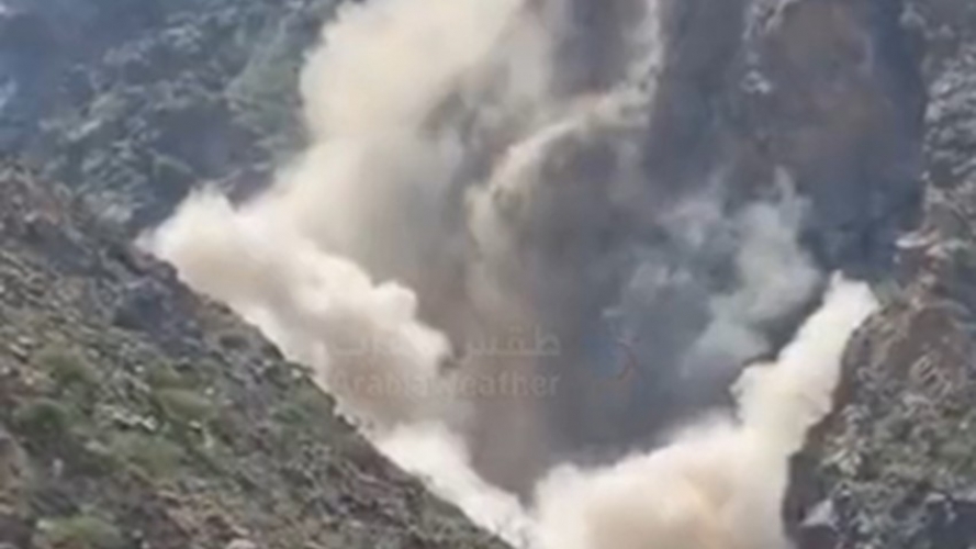 انهيارات صخرية وأضرار في إحدى المدارس جراء هزة أرضية في السعودية