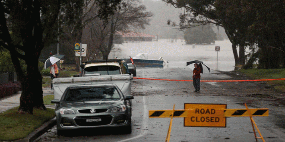 عواصف شديدة تجتاح شرق أستراليا