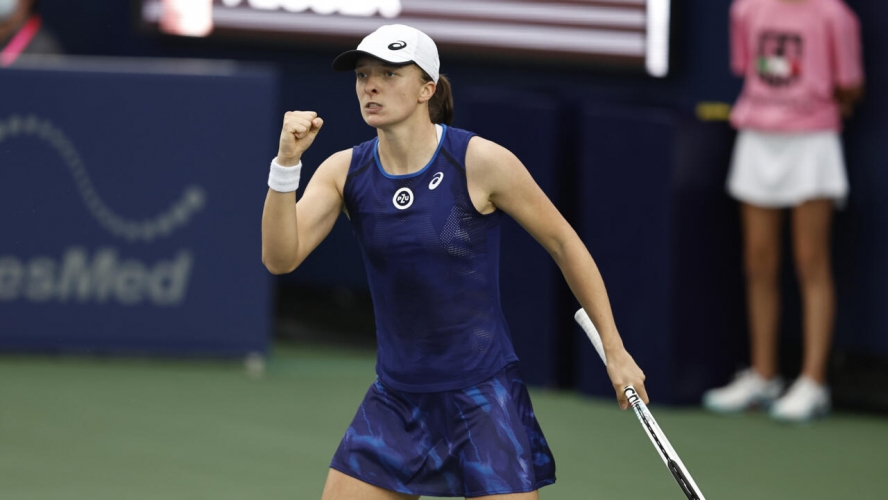 البولندية شفيونتيك إلى النهائي التاسع في دورة سان دييغو هذا العام