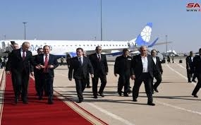 رئيس وزراء جمهورية بيلاروس على رأس وفد اقتصادي يصل إلى مطار دمشق