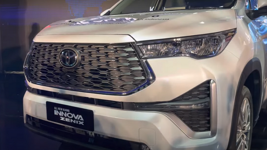 تويوتا تطلق رباعية دفع عائلية كبيرة ومتطورة واقتصادية في استهلاك الوقود