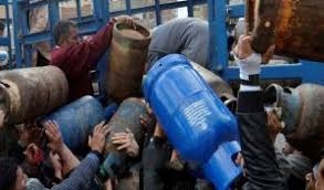 عرنوس يسمح لوزارة النفط شراء أسطوانات الغاز المنزلي من القطاع الخاص 