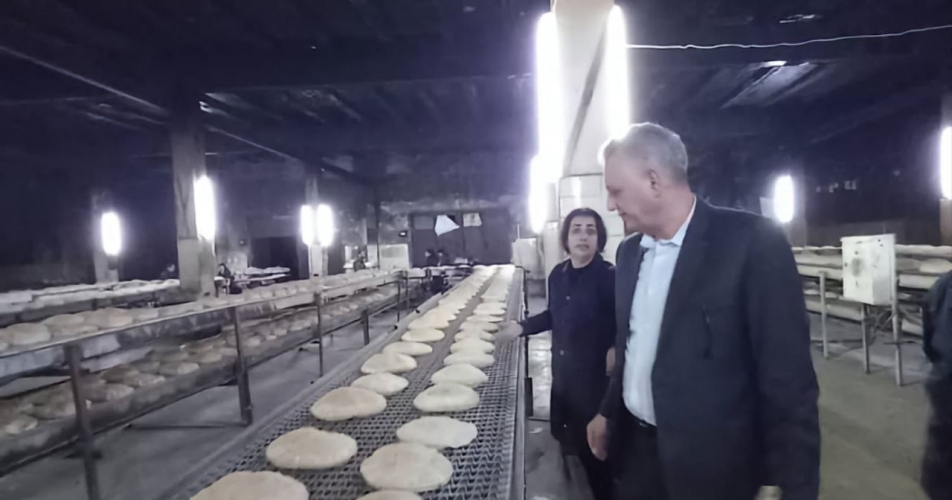 محافظ طرطوس يجري جولة مسائية إلى فرن صافيتا الآلي