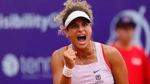 المصريّة (ميار شريف) تبدأ بنجاح مشوارها في بطولة ليون المفتوحة للتنس