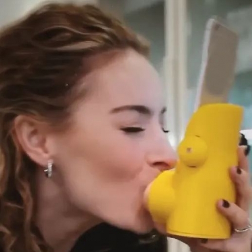 تطور مرعب للتكنولوجيا بعد اختراع جهاز لتبادل القبلات عن بعد 