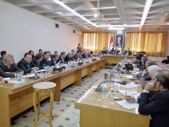 وزارة الزراعة تناقش تنفيذ مشاريعها وخططها الاستثمارية وتحديد أولوياتها في المناطق المنكوبة