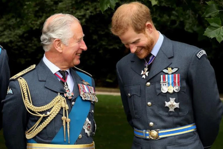 الملك تشارلز يوجه رسالة لإبنه هاري 