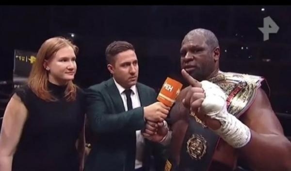 ملاكم أميركي يوجه رسالة للرئيس الروسي بوتين