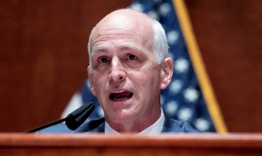 عضو في الكونغرس الأمريكي يقول أن الولايات المتحدة عاجزة عن هزيمة الصين