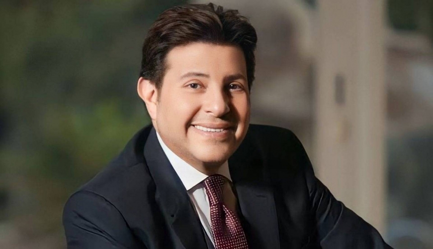 هاني شاكر يعود إلى مصر بعد انتهاء أزمة حفلة البحرين