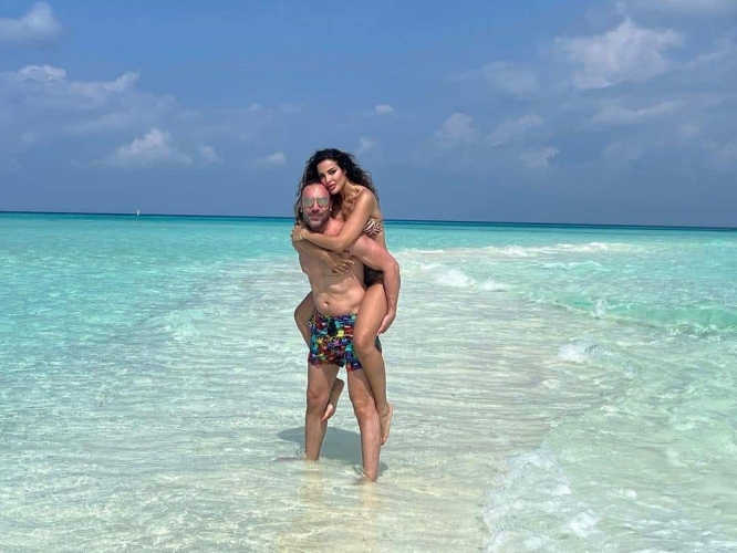 أول تعليق لنادين نجيم بعد الهجوم عليها بسبب صورها مع خطيبها