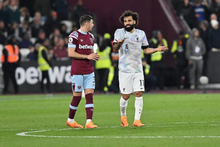 الذكاء الاصطناعي يحسم صراع ليفربول ومانشستر يونايتد بشأن دوري أبطال أوروبا