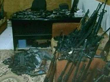 ضبط كمية كبيرة من الأسلحة أثناء تهريبها من العراق ببراد يقوده عراقي