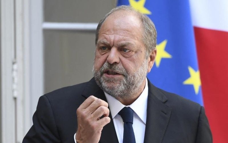 وزير العدل  فرنسي يتوعد المحتجين بتهكير حساباتهم على 