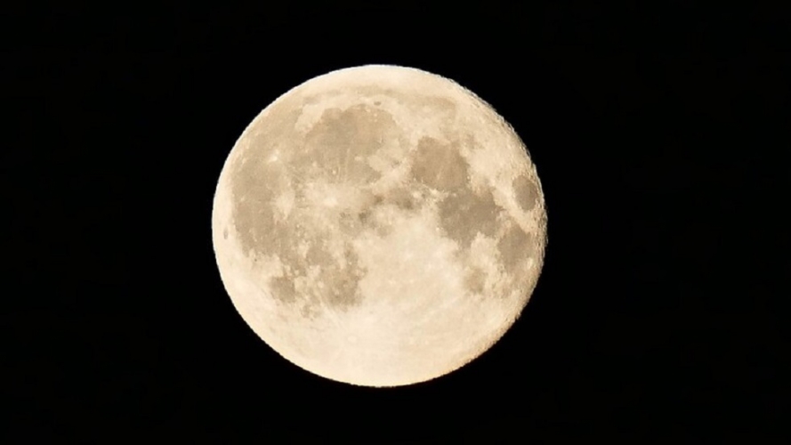 روسيا تطلق مركبتها القمرية في هذا التوقيت؟