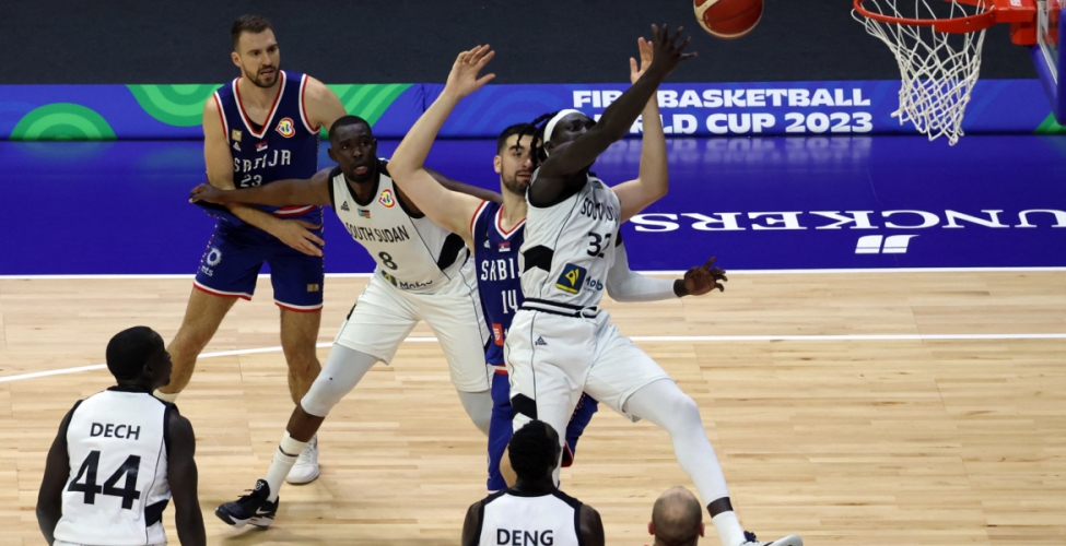 لاعب يفقد كليته بعد التحامه بمنافس في كأس العالم لكرة السلة