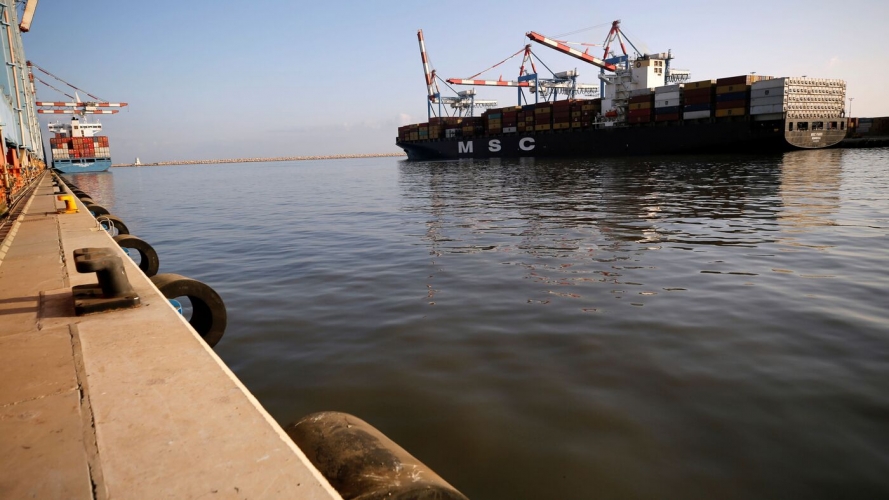 اصطدام سفينة شحن قادمة من روسيا بسفينة حاويات قرب إسطنبول