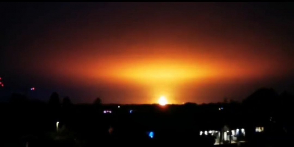 انفجار كبير يهز أكسفورد في بريطانيا ويطلق كرة لهب ضخمة في السماء