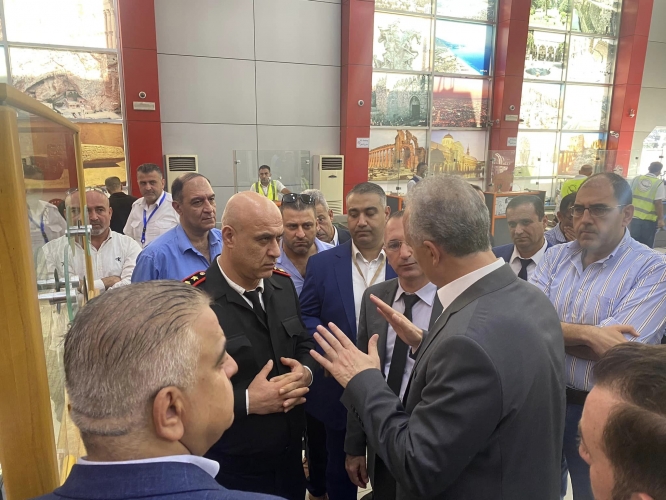 وزير النقل.. اتخاذ كافة الإجراءات التي تخفف الأعباء على المسافرين عبر مطار اللاذقية الدولي وبكل الإمكانات المتاحة