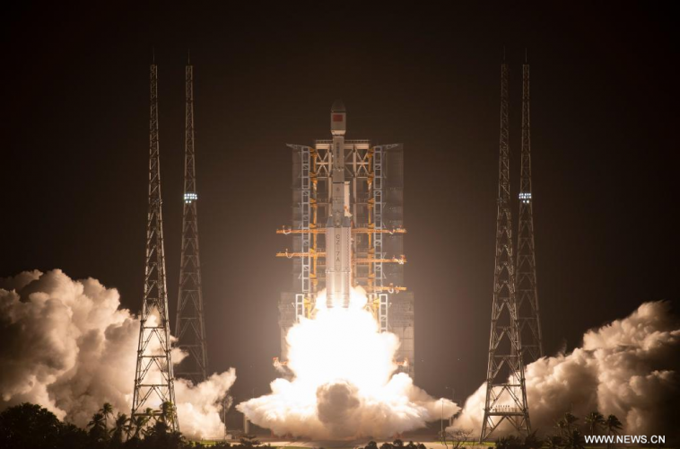 الصين تطلق قمرا صناعياً جديداً لتجارب تكنولوجيا الاتصالات