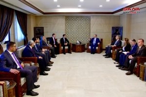 المقداد يؤكد لوفد أرميني عمق العلاقات التاريخية بين سورية وأرمينيا