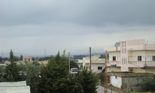 طقس الغد… زخات رعدية وتحذير من تشكل السيول في الوديان والمناطق المنخفضة