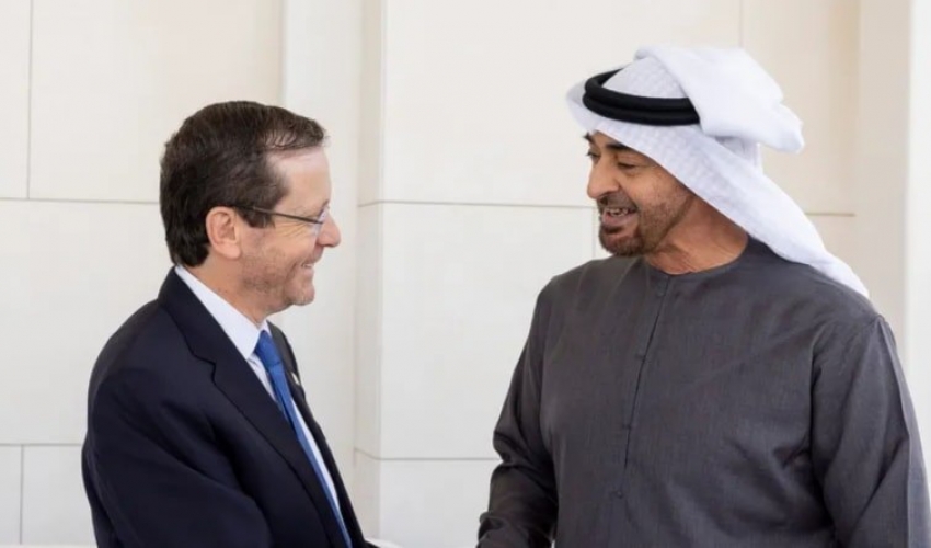 شحنات تجارية برية من دبي إلى 