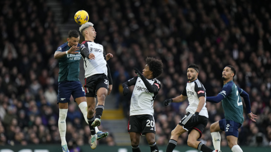 أرسنال يسقط بثنائية أمام فولهام في الدوري الإنكليزي