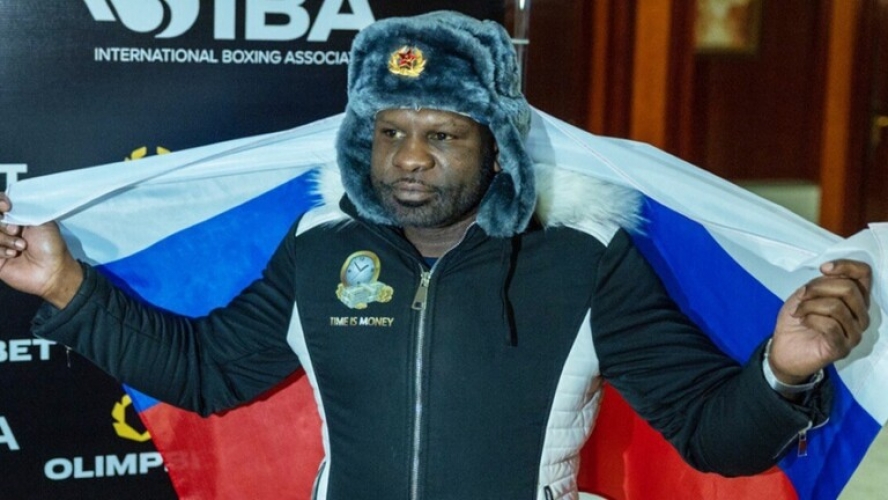 الرئيس الروسي بوتين يمنح الجنسية الروسية لملاكم أمريكي