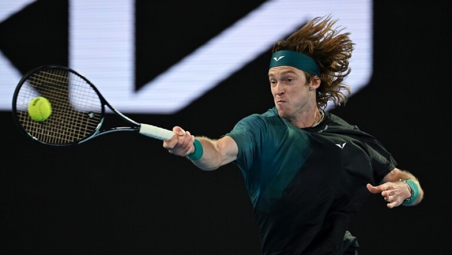 الروسي روبليف يتوج ببطولة دورة 