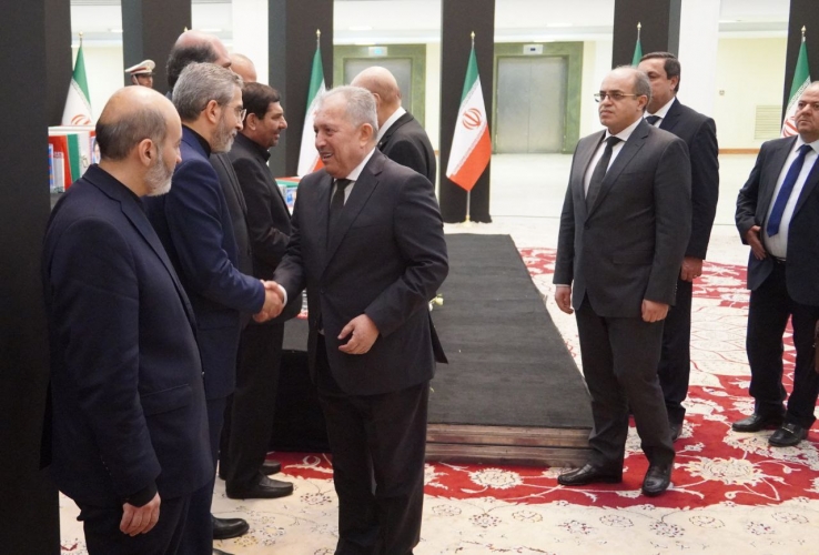 وفد سورية برئاسة المهندس عرنوس يشارك في مراسم تشييع الرئيس الإيراني ورفاقه