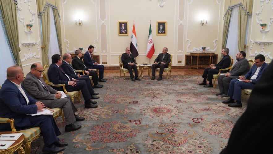 الرئيس بزشكيان للوفد السوري المشارك في مراسم تنصيبه: أهمية التركيز على تطوير العلاقات في كل المجالات والارتقاء بها إلى مستوى العلاقات السياسية