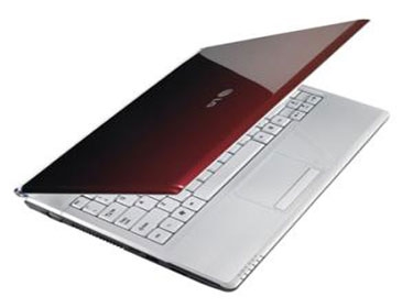 كمبيوتر محمول مع بطارية صالحة لـ يوم كامل