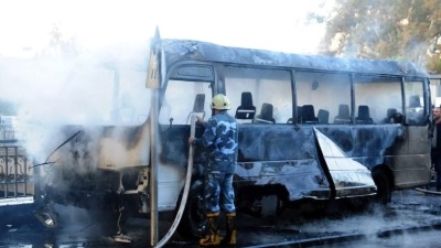 اعتداء إرهابي يستهدف حافلة مبيت عسكري على طريق حمص مصياف