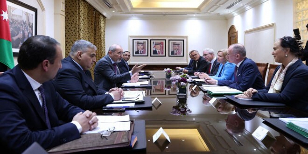 الوزير الصفدي يؤكد ضرورة دعم الشعب السوري في إعادة بناء وطنه