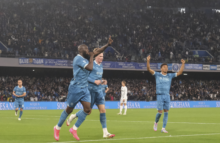 نابولي يهزم ضيفه إمبولي بثلاثية نظيفة في الدوري الإيطالي