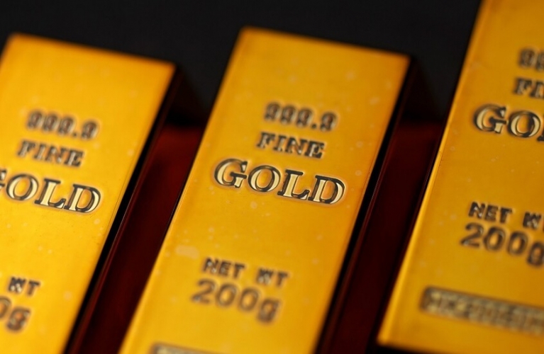 الذهب يسجل رقماً قياسياً تاريخياً جديداً بـ 3300 دولار للأونصة 