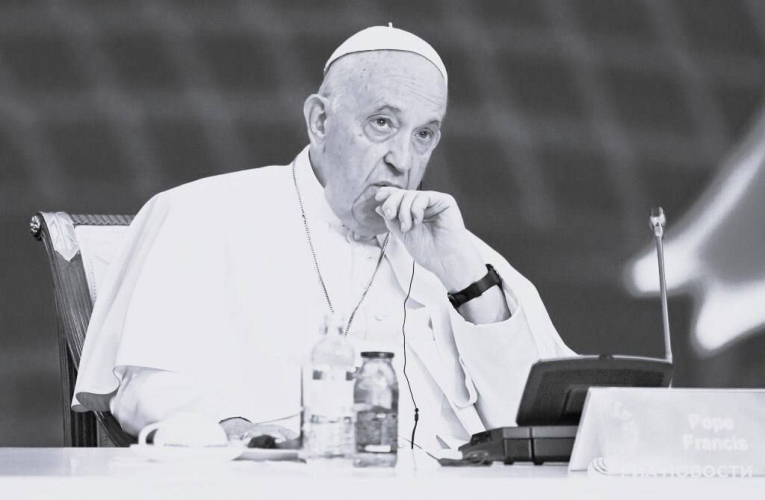 الفاتيكان يعلن عن وفاة البابا فرانشيسكو