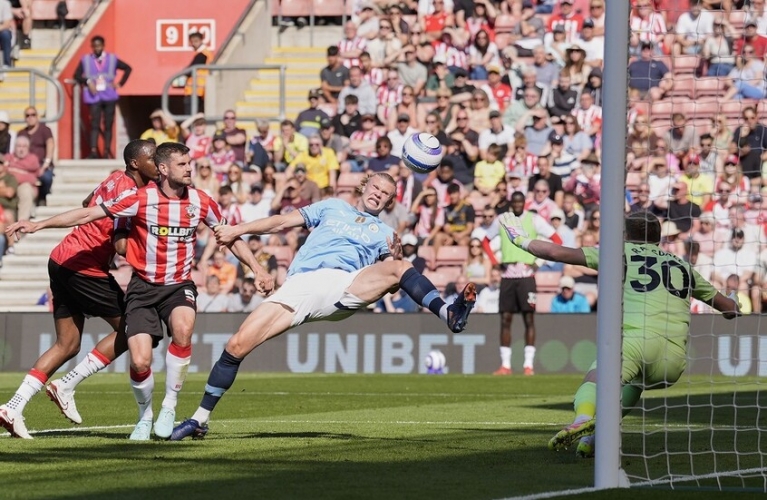 مانشستر سيتي يتعادل مع ساوثهامبتون الدوري الإنجليزي